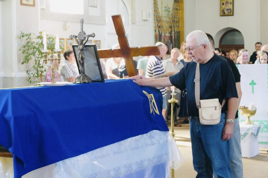 На Калущині провели в останню дорогу захисника Тараса Урбановича