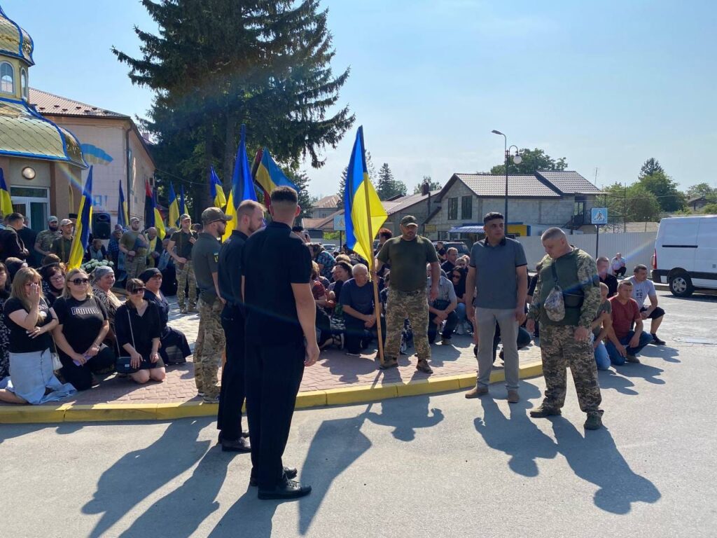 В Городенці попрощалися з полеглим воїном Олександром Поповичем. ФОТО