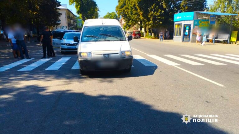 У Снятині водій збив жінку на пішохідному переході. ФОТО