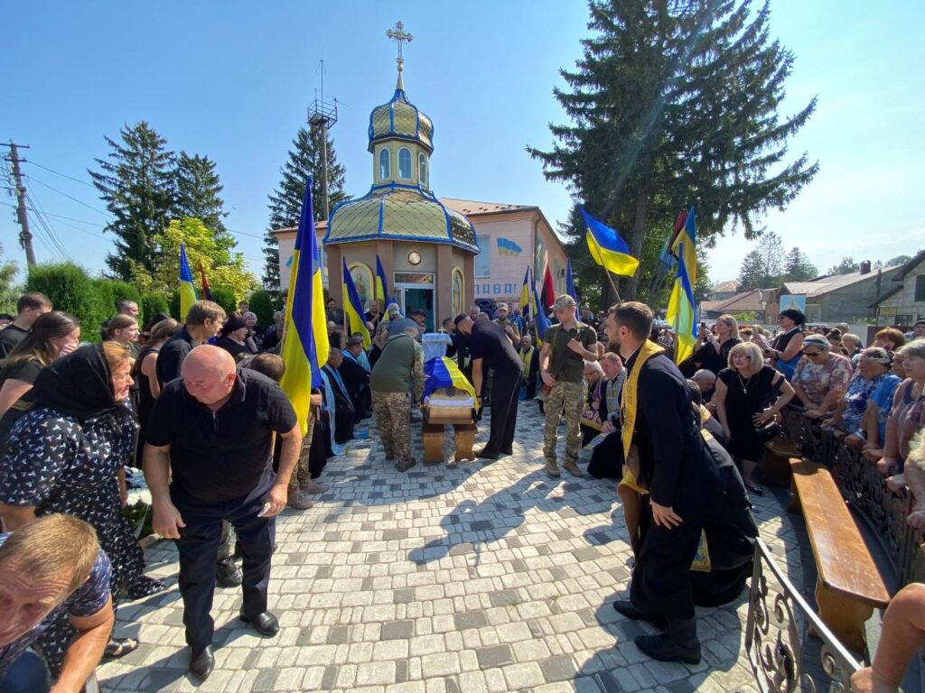 В Городенці попрощалися з полеглим воїном Олександром Поповичем. ФОТО