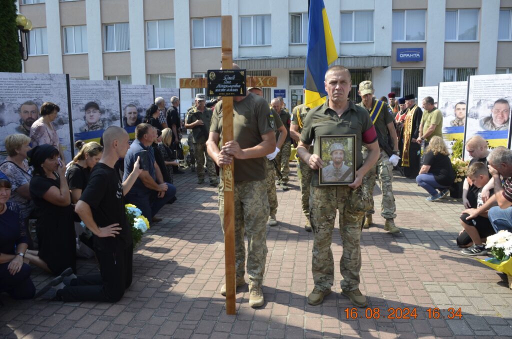 Олег Дяків,На щитідо рідного дому повернувся прикарпатець