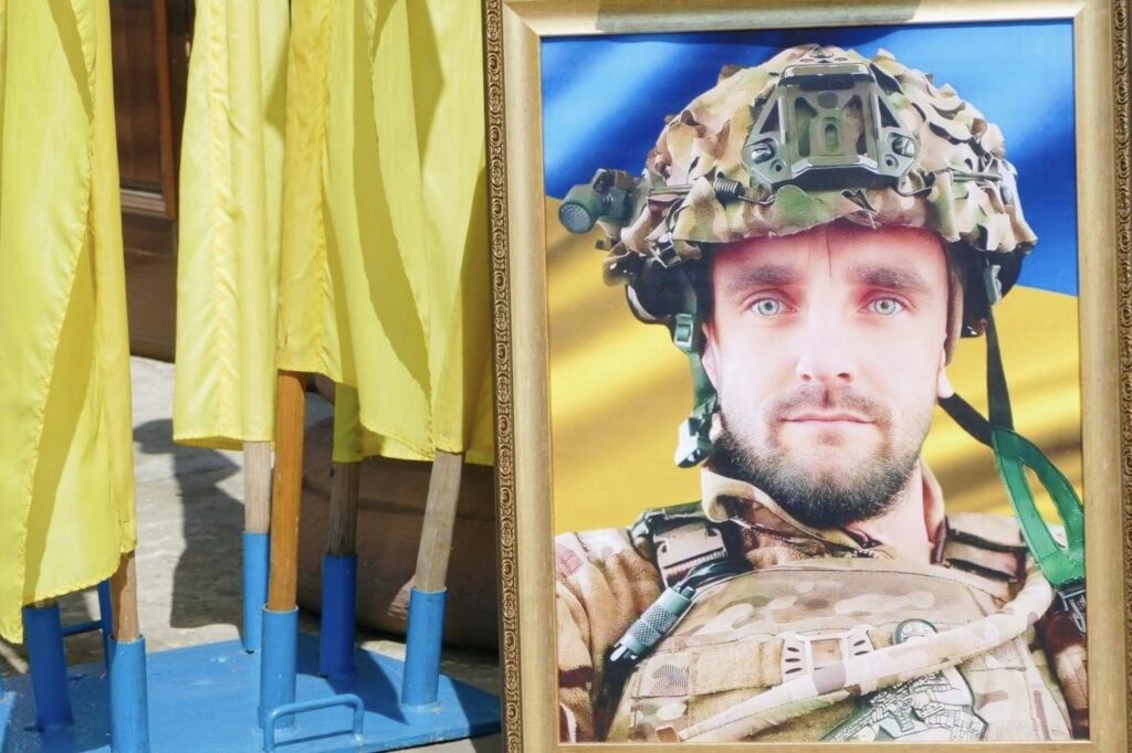 Калуська громада провела в останню путь 42-річного Героя Тимура Тичковського,прикарпатець загинув на війні,боєць тимур тичковський