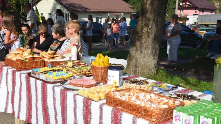 На ярмарку у Татарові зібрали 115 тис. грн на дрони для військових