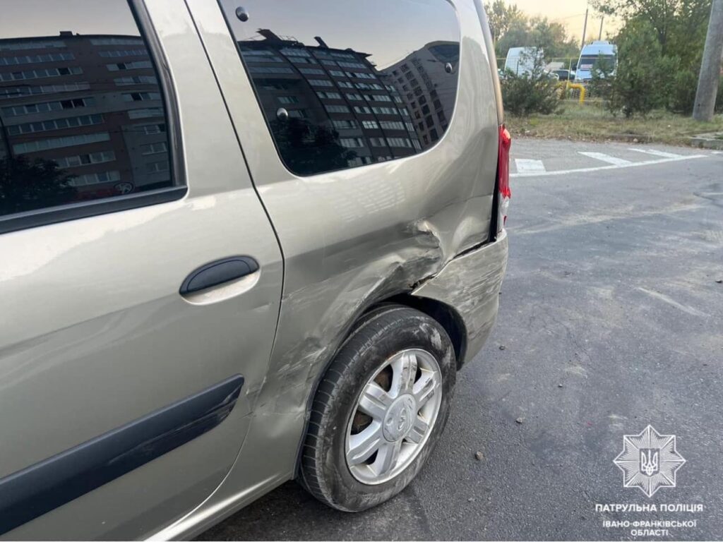 В поліції повідомили деталі потрійної ДТП у Івано-Франківську