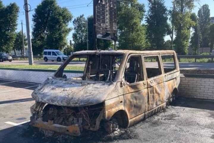 Підпали військових авто у Харкові та області: поліція викриває дітей від 12 років, яких вербують через Telegram