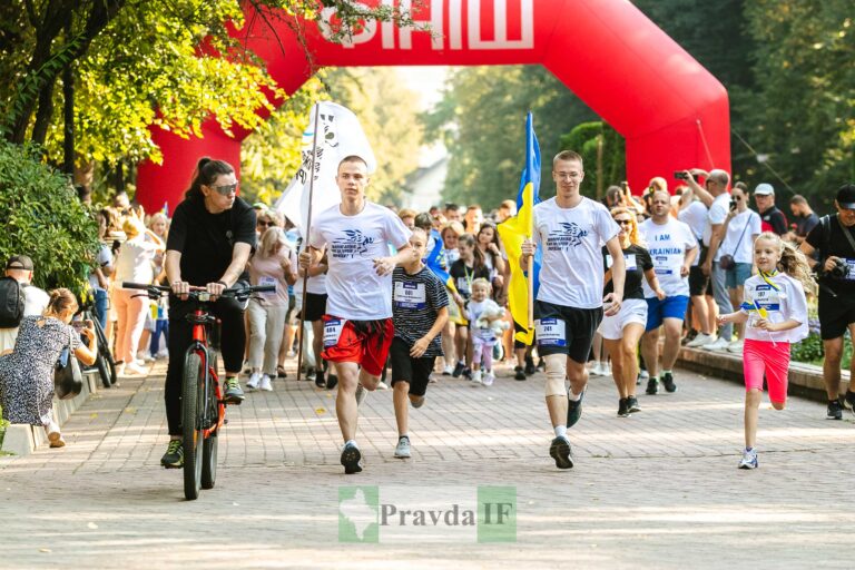 У Франківську відбувся патріотичний забіг "Шаную воїнів, біжу за Героїв України" ФОТОРЕПОРТАЖ