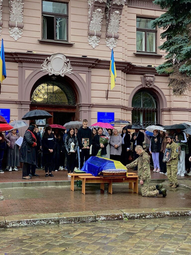 В ІФНМУ попрощалися із загиблим студентом-воїном Богданом Власієм