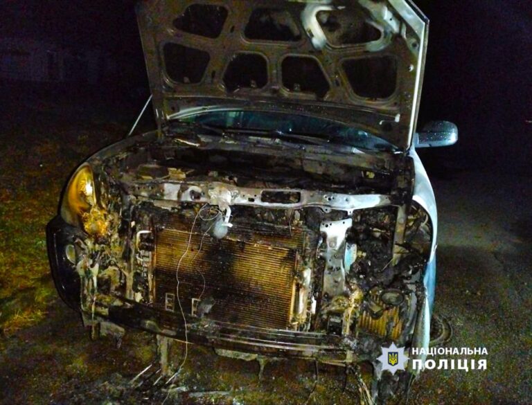 У Франківську затримали чоловіка, який підпалив авто. ФОТО