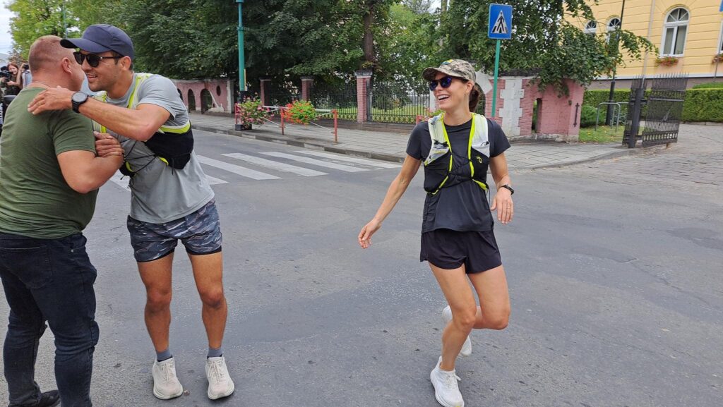 Американська сім'я підтримала Україну у супермарафоні,пробігла 1200 кілометрів,Зіновій Андрійович