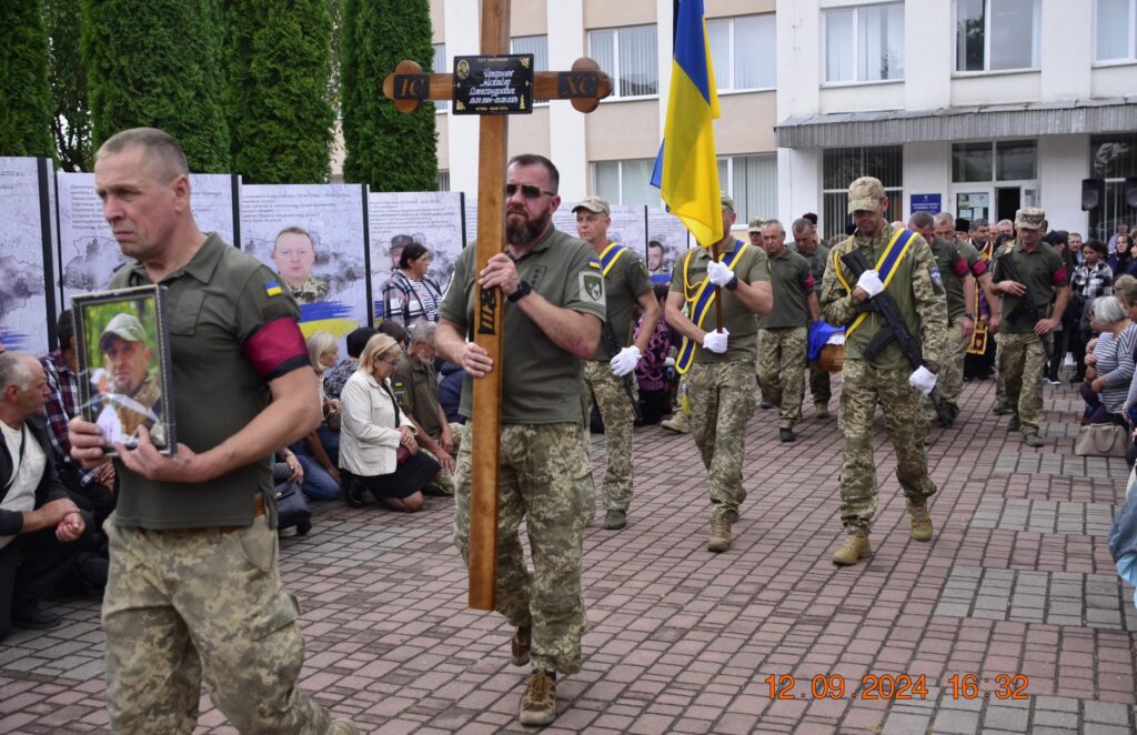 Сьогодні на Богородчанщині поховають бойового медика Михайла Чепорнюка