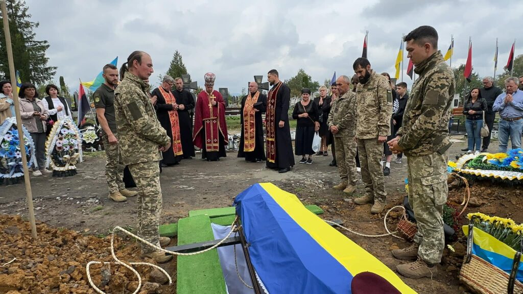 У Надвірній попрощалися із полеглим бійцем Іллею Єгоровим