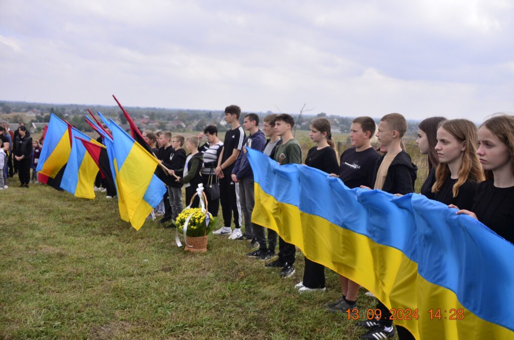 На Богородчанщині провели в останню дорогу захисника Михайла Чепорнюка