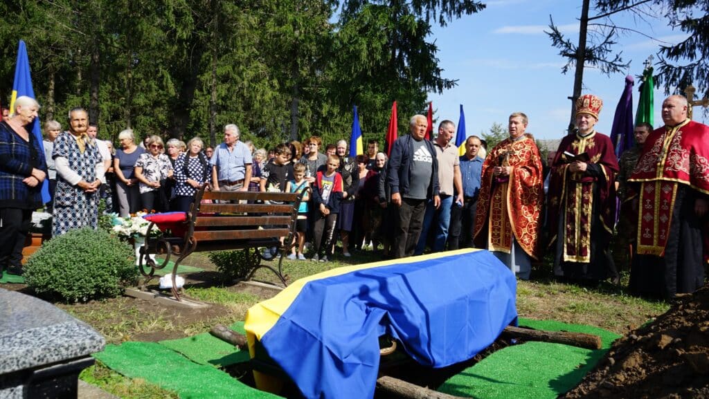 На Франківщині відбувся похорон Володимира Яреми, який більше року тому загинув на війні