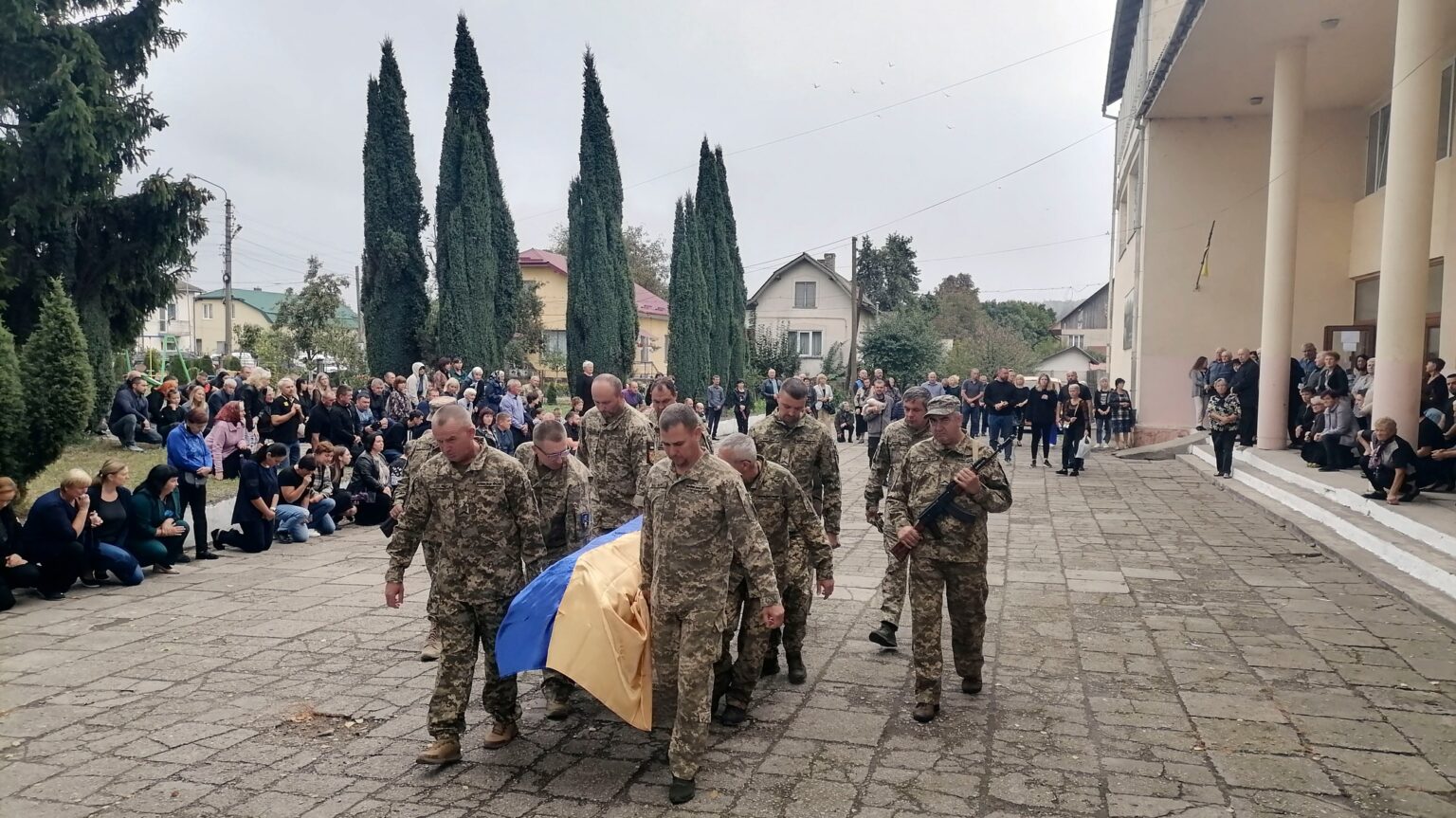 В Галицькій громаді провели в останню путь полеглого героя Олександра Дирду