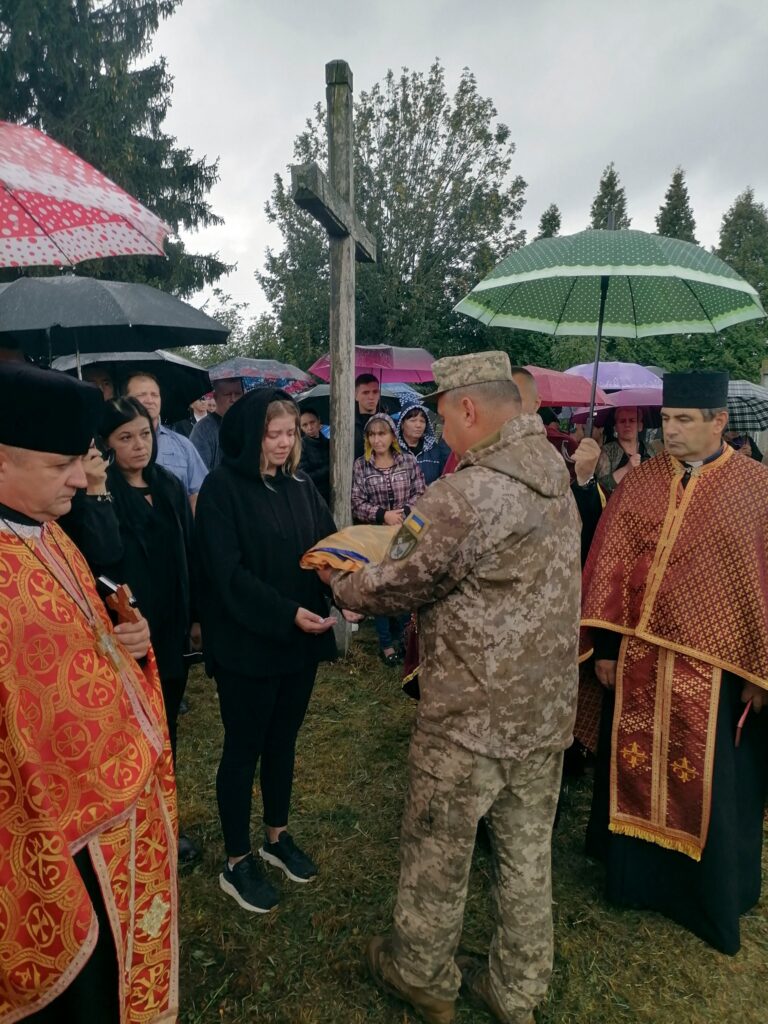 В Галицькій громаді провели в останню путь полеглого героя Олександра Дирду ФОТОРЕПОРТАЖ