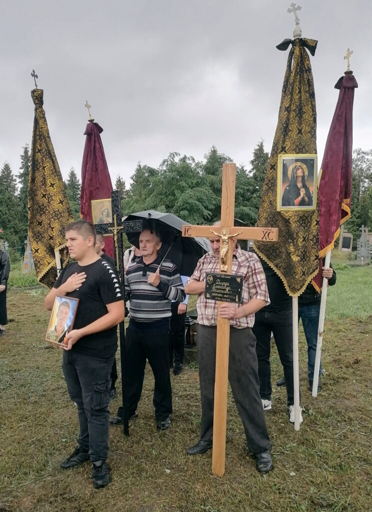 В Галицькій громаді провели в останню путь полеглого героя Олександра Дирду ФОТОРЕПОРТАЖ