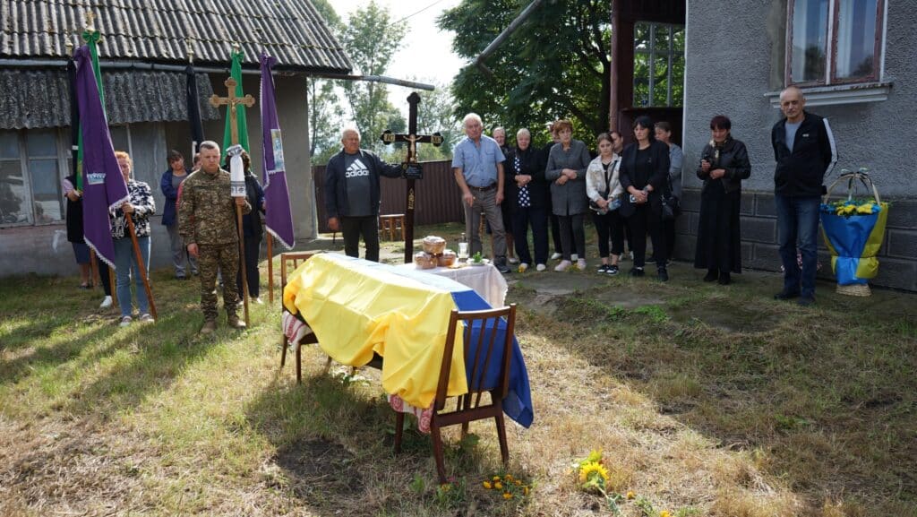 На Франківщині відбувся похорон Володимира Яреми, який більше року тому загинув на війні