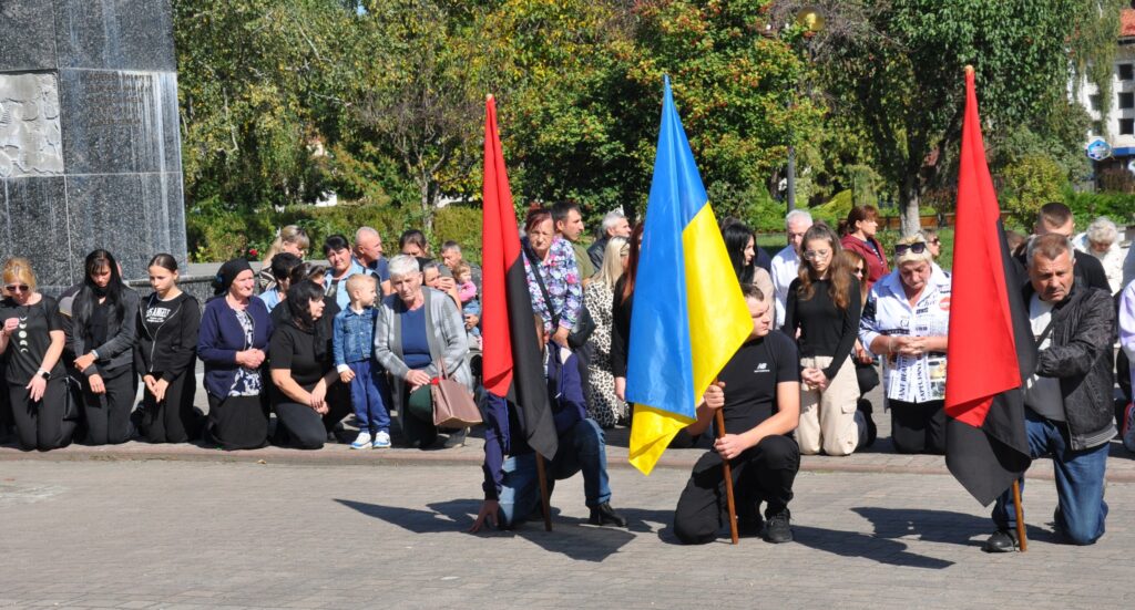 До рідної Богородчанської громади "на щиті" повернувся Герой Іван Кузан