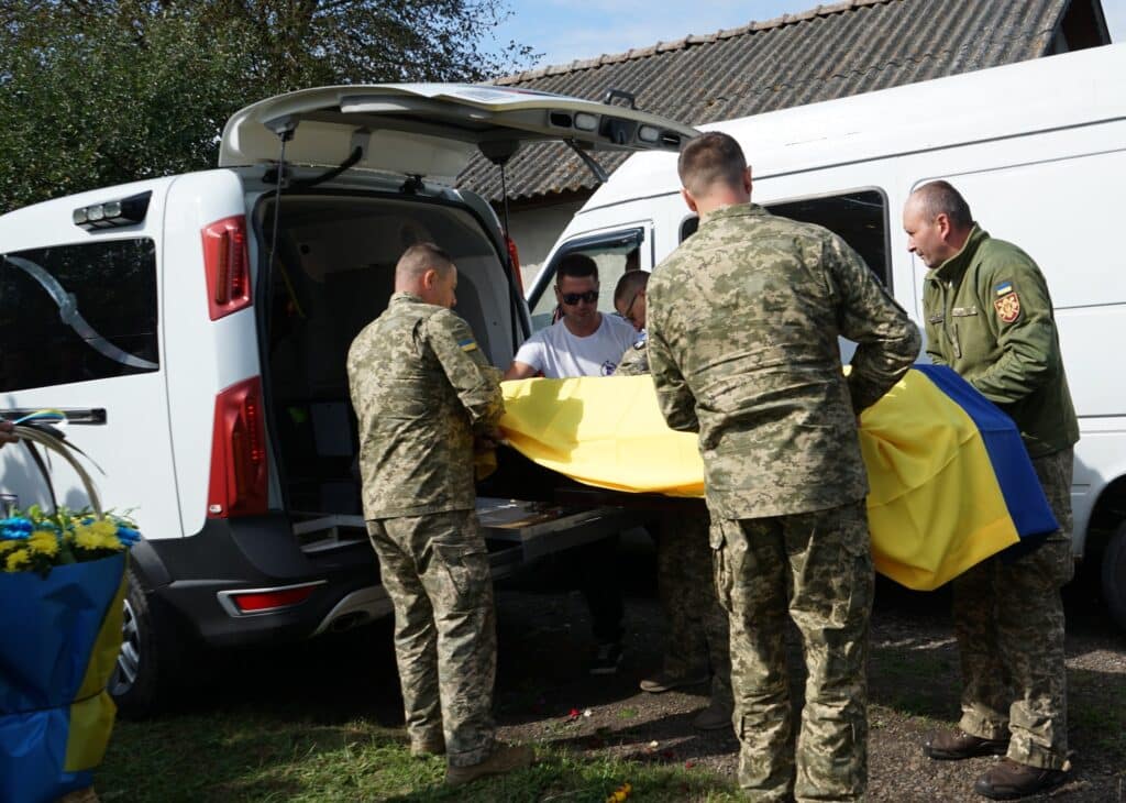 На Франківщині відбувся похорон Володимира Яреми, який більше року тому загинув на війні