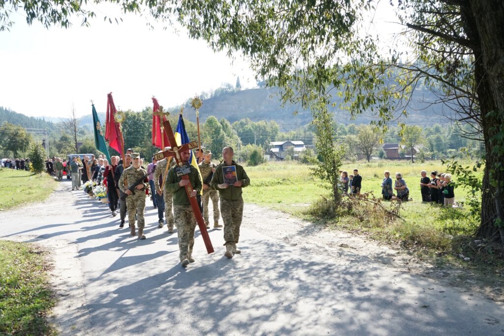 На Надвірнянщині попрощалися із 24-річним захисником Юрієм Гультаєм