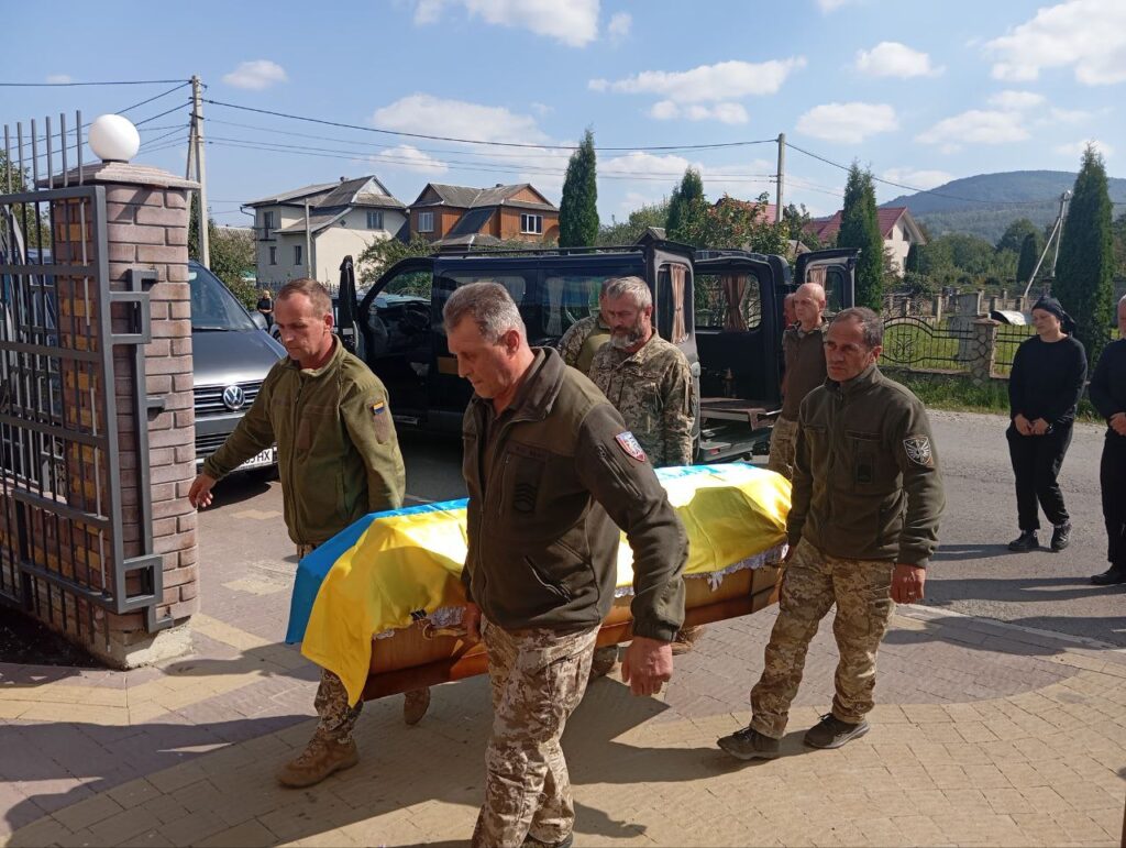 На Надвірнянщині попрощалися із 24-річним захисником Юрієм Гультаєм