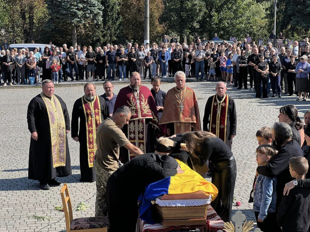 На Прикарпатті громада гідно зустріла земляка-героя Любомира Гулія