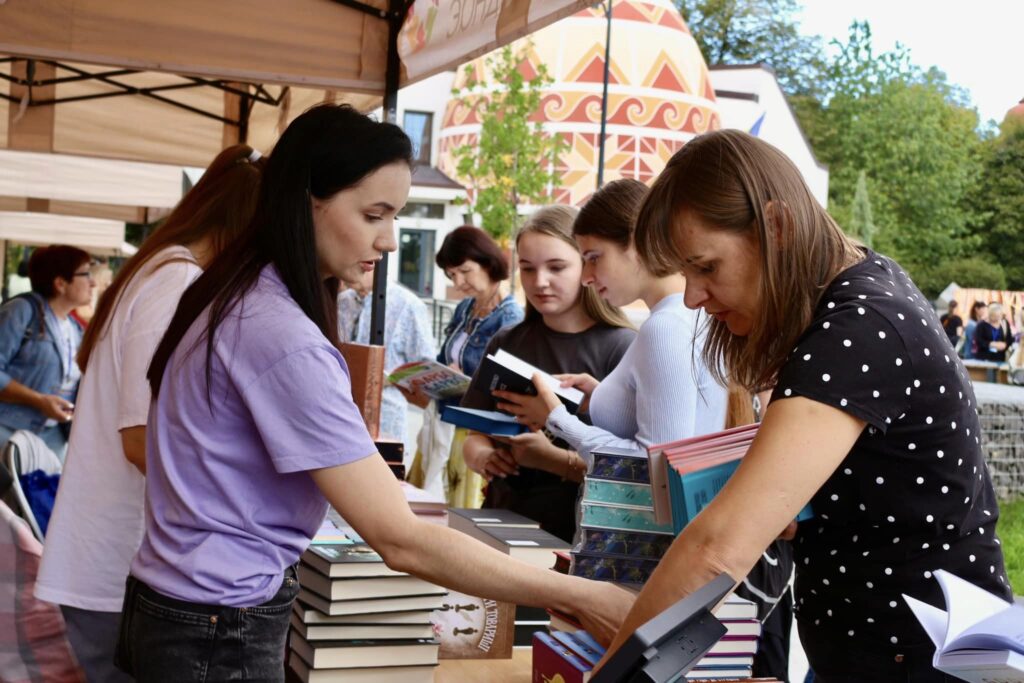 Книжковий фестиваль зібрав любителів літератури у Коломиї