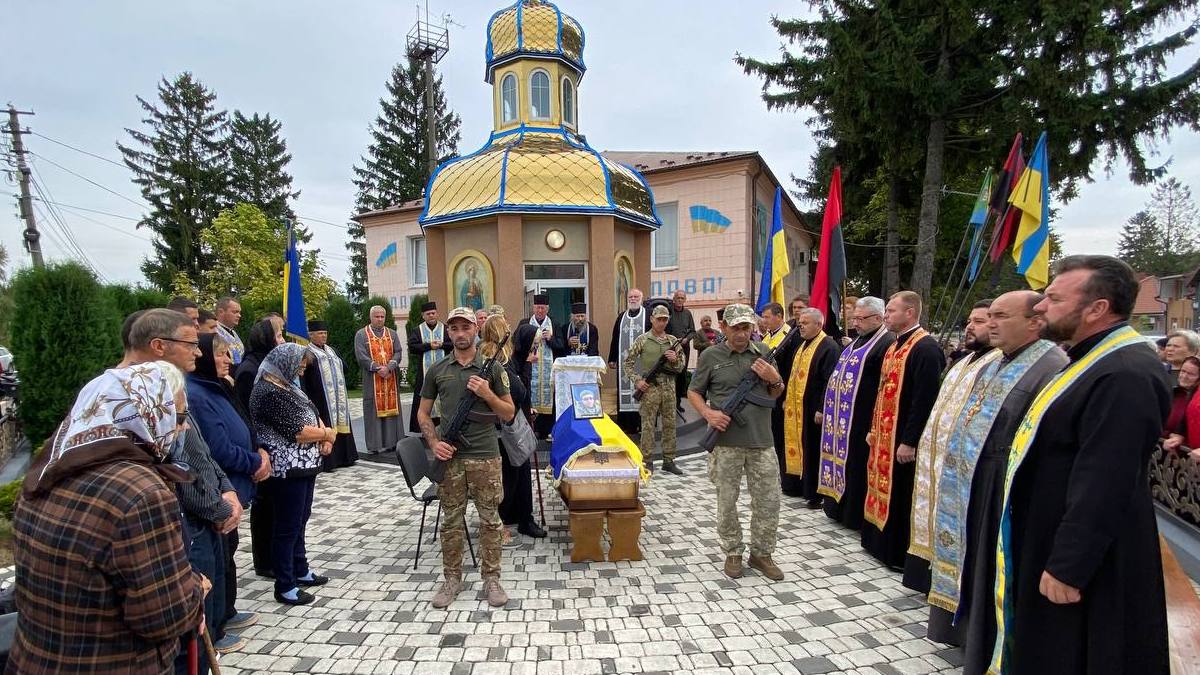 Городенківська громада віддала шану Герою Михайлу Лазорку