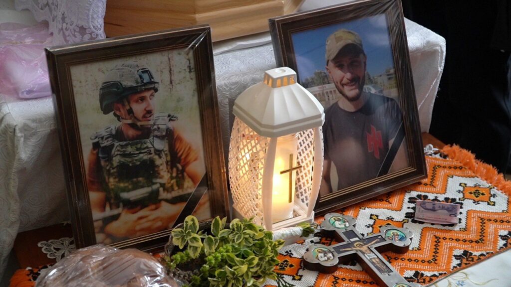 Лисецька громада провела до місця останнього спочинку воїна,Ореста-Миколу Василечка,Лисецька селищна рада