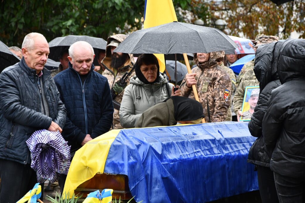 У Рогатині попрощалися з військовим Олегом Гороховським, який помер від онкології