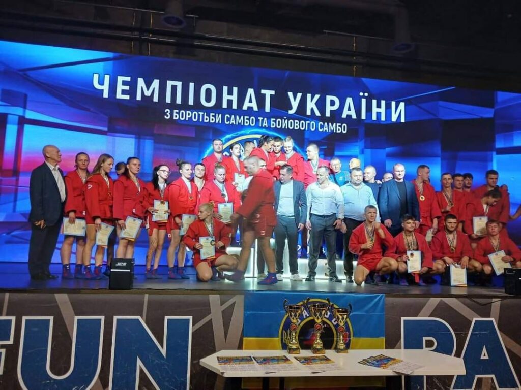 Надвірнянські самбісти показали гарні результати,на чемпіонаті України у Кривому Розі,Зіновій Андрійович