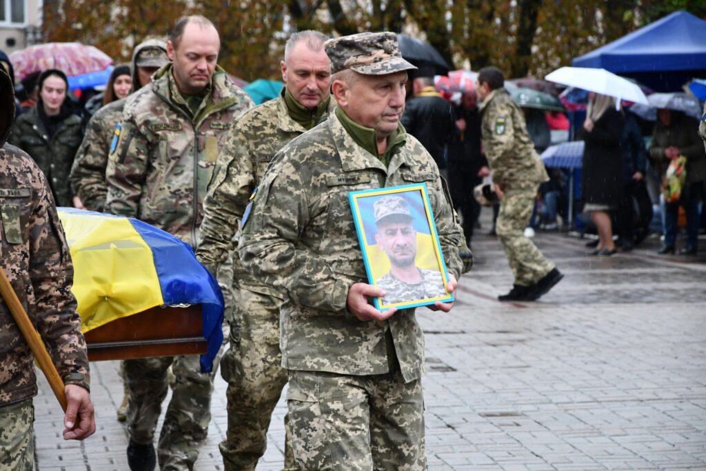 У Рогатині попрощалися з військовим Олегом Гороховським, який помер від онкології