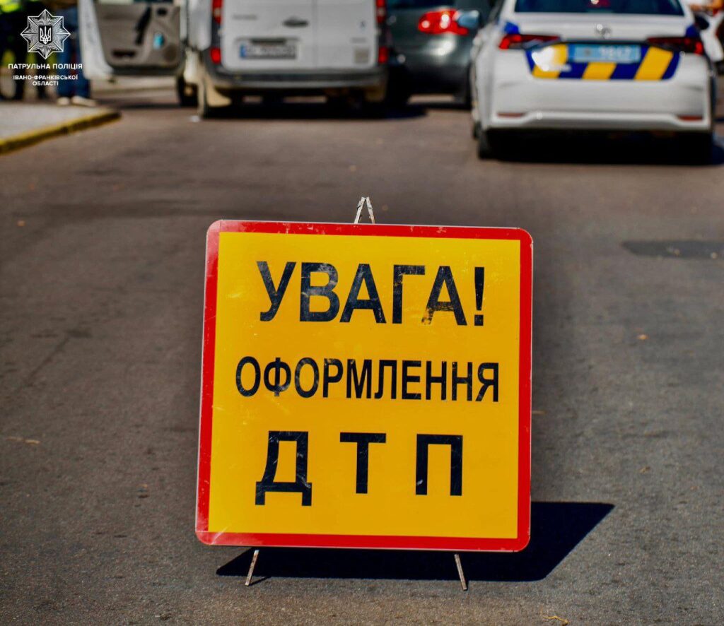 У Франківську 17-річний нетверезий скутерист без посвідчення вчинив ДТП