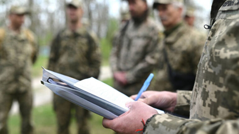 В обласному ТЦК Прикарпаття пояснили, хто і як потрапляє у розшук