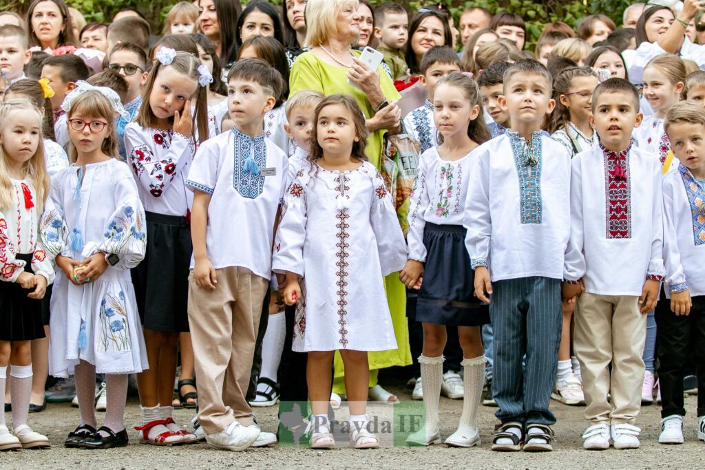 У всіх франківських школах пролунав перший дзвоник. ФОТОРЕПОРТАЖ