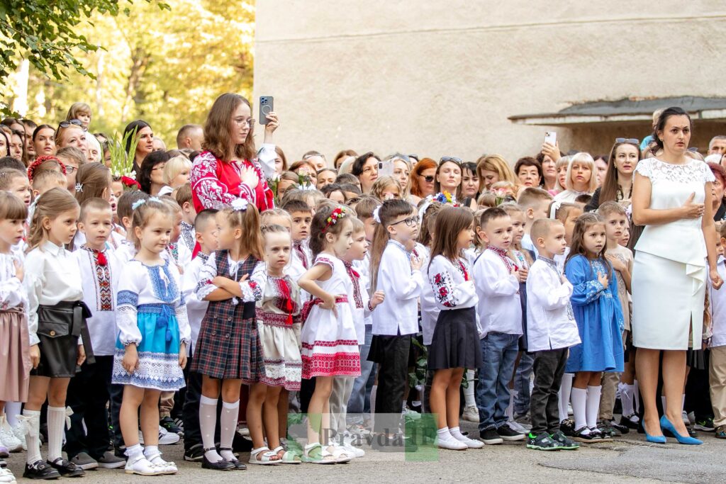 У всіх франківських школах пролунав перший дзвоник. ФОТОРЕПОРТАЖ