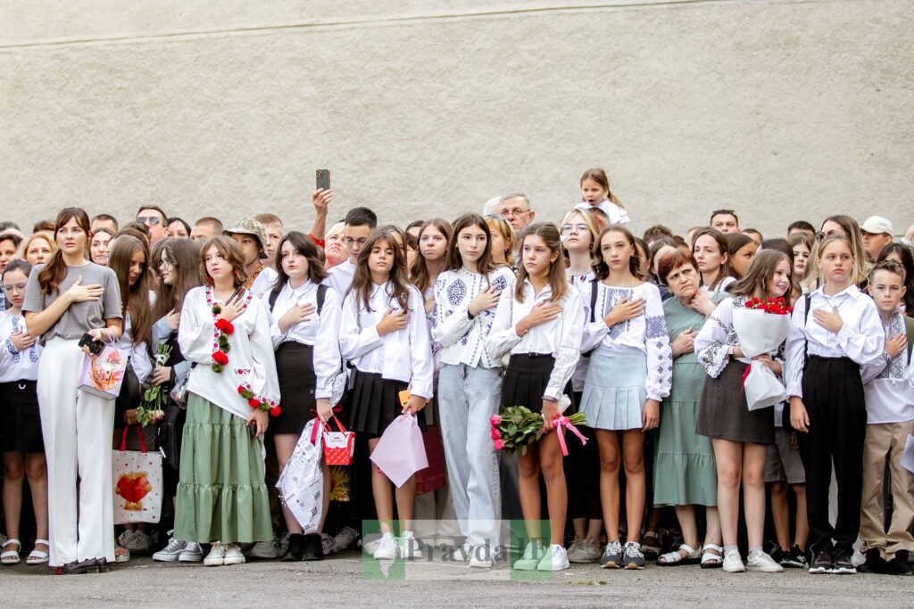 У всіх франківських школах пролунав перший дзвоник. ФОТОРЕПОРТАЖ