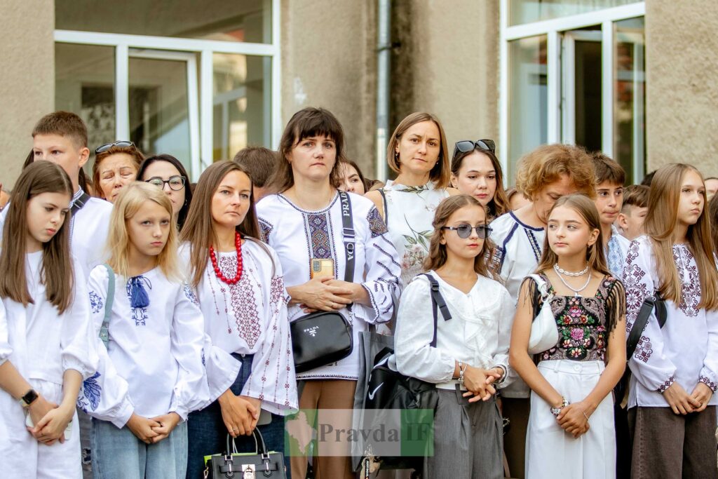 У всіх франківських школах пролунав перший дзвоник. ФОТОРЕПОРТАЖ