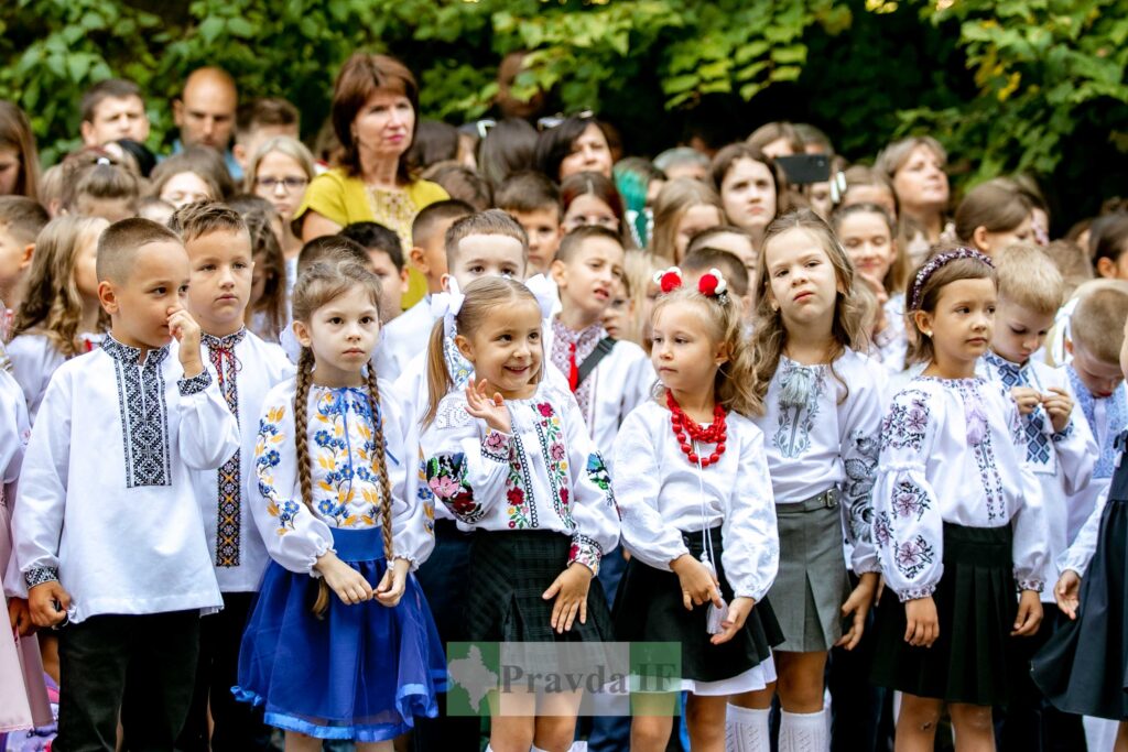 У всіх франківських школах пролунав перший дзвоник. ФОТОРЕПОРТАЖ