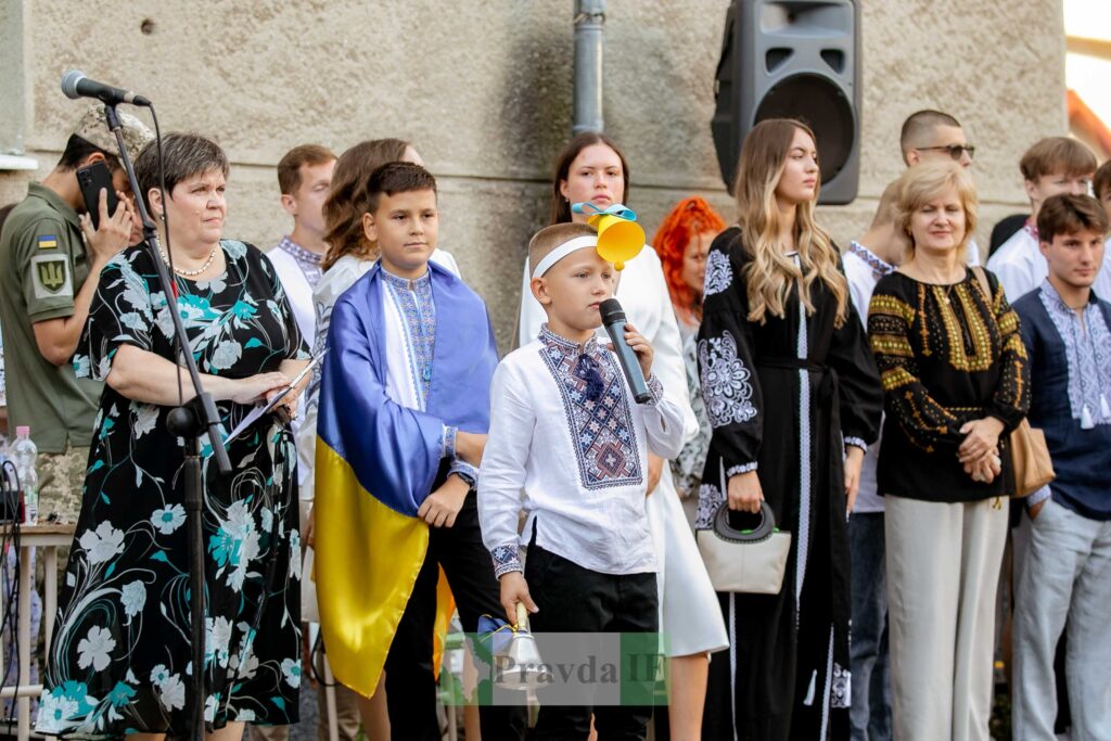 У всіх франківських школах пролунав перший дзвоник. ФОТОРЕПОРТАЖ