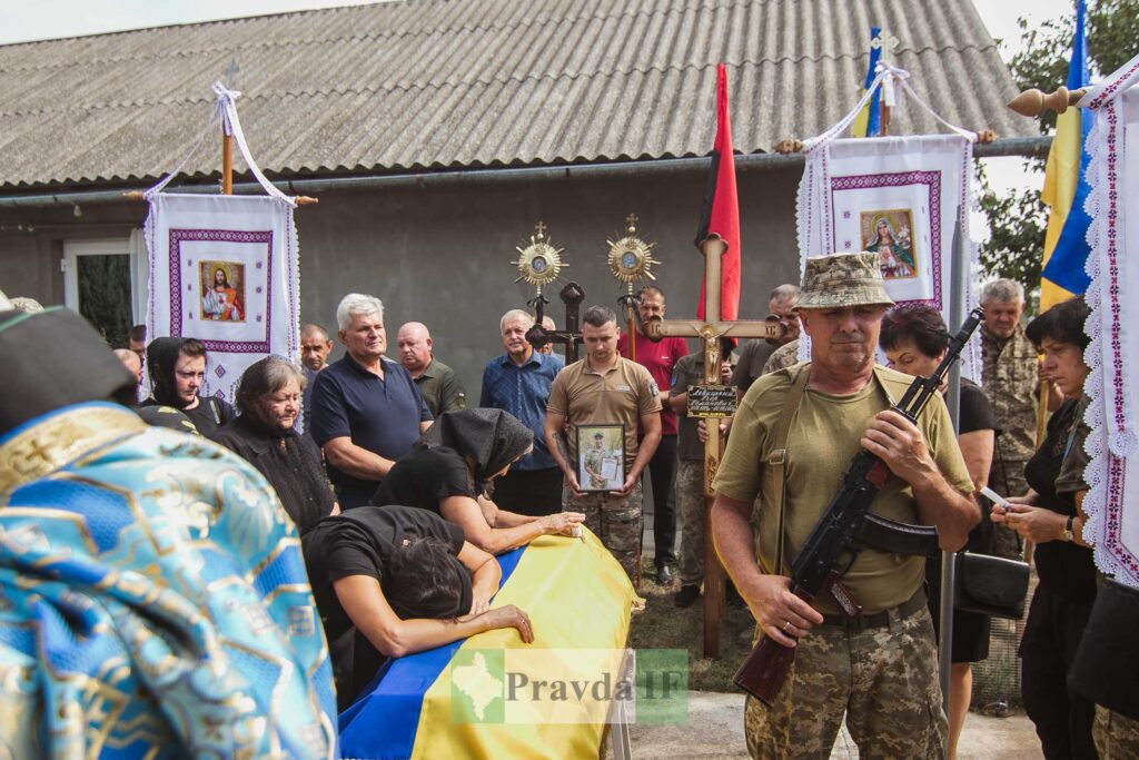 В Городенці поховали полеглого героя Ігоря Левицького. ФОТО