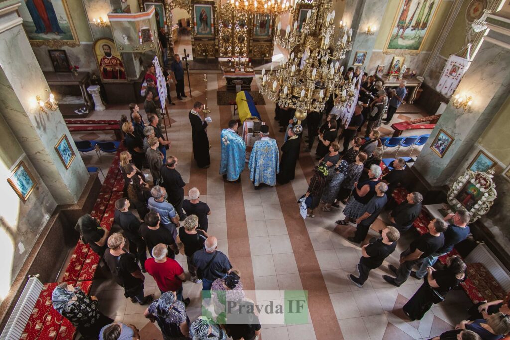 В Городенці поховали полеглого героя Ігоря Левицького. ФОТО