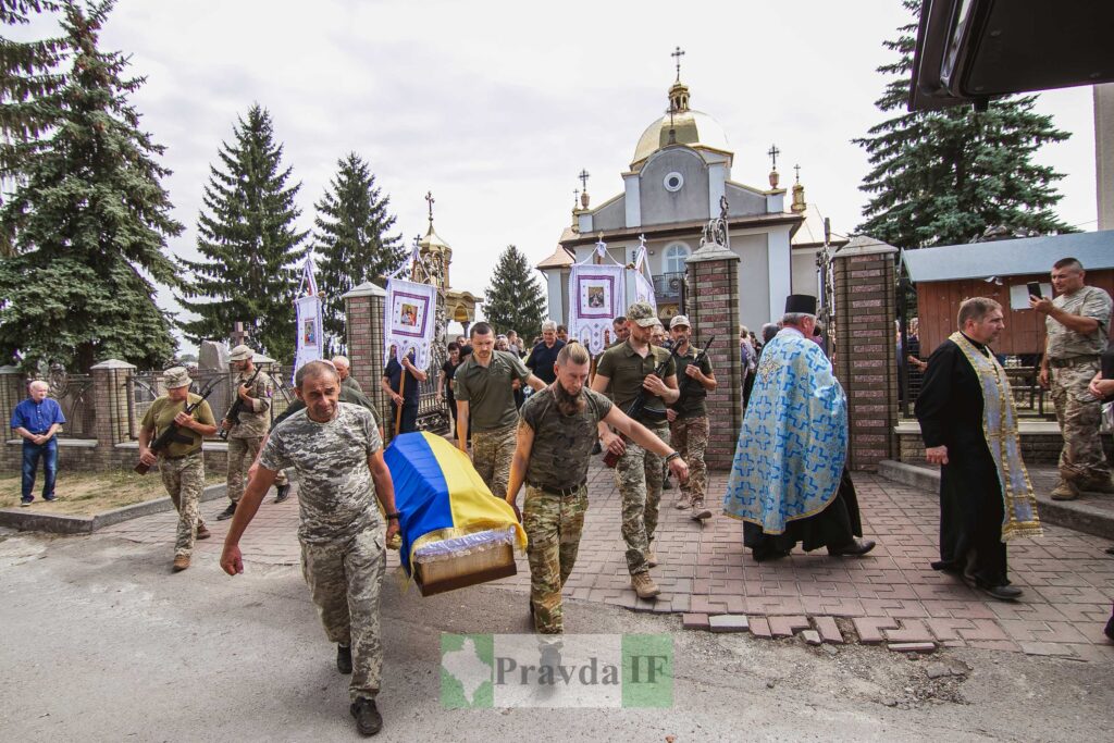 В Городенці поховали полеглого героя Ігоря Левицького. ФОТО