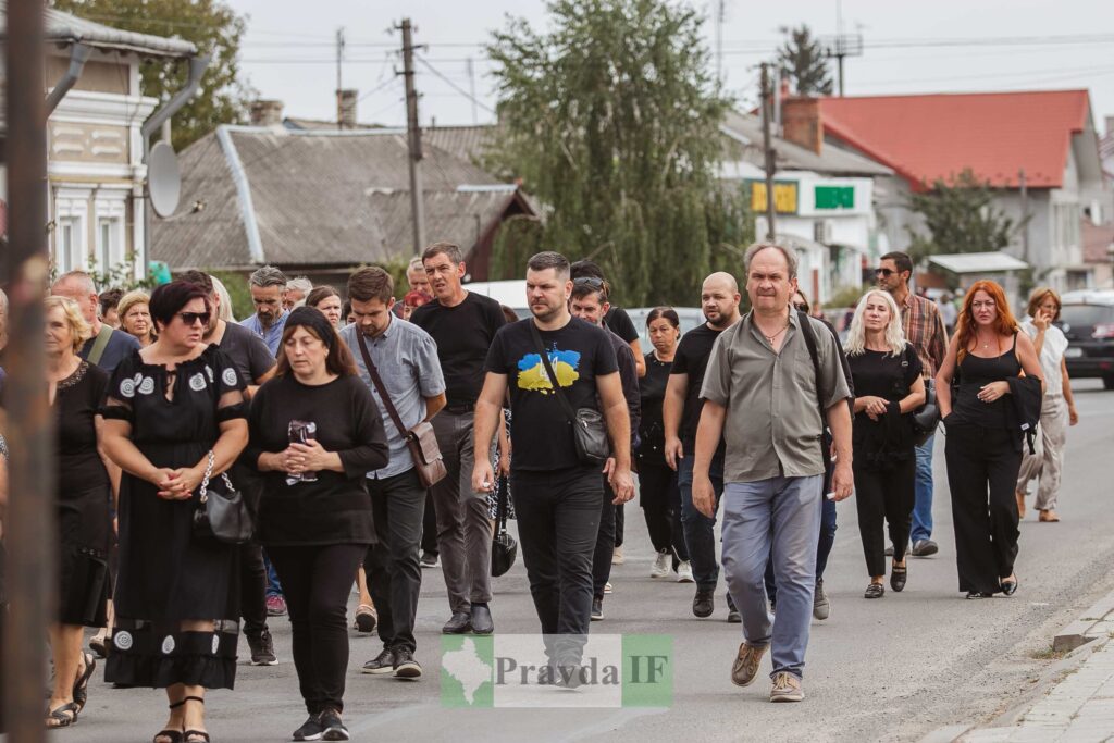 В Городенці поховали полеглого героя Ігоря Левицького. ФОТО