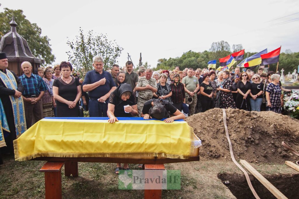 В Городенці поховали полеглого героя Ігоря Левицького. ФОТО