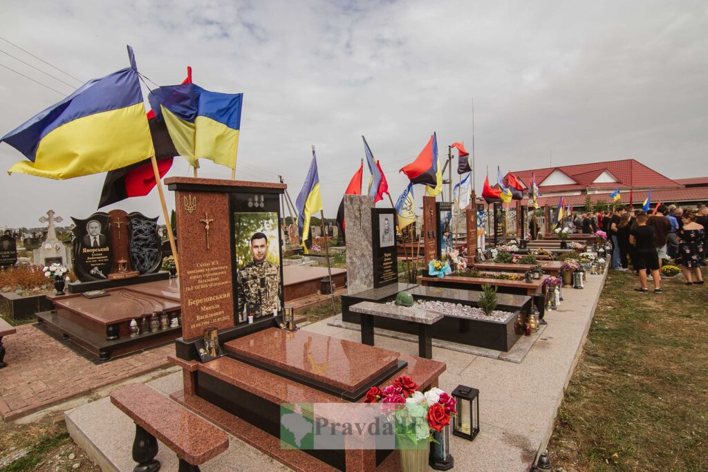 В Городенці поховали полеглого героя Ігоря Левицького. ФОТО