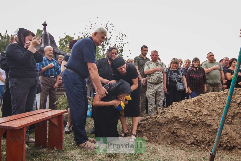 В Городенці поховали полеглого героя Ігоря Левицького. ФОТО