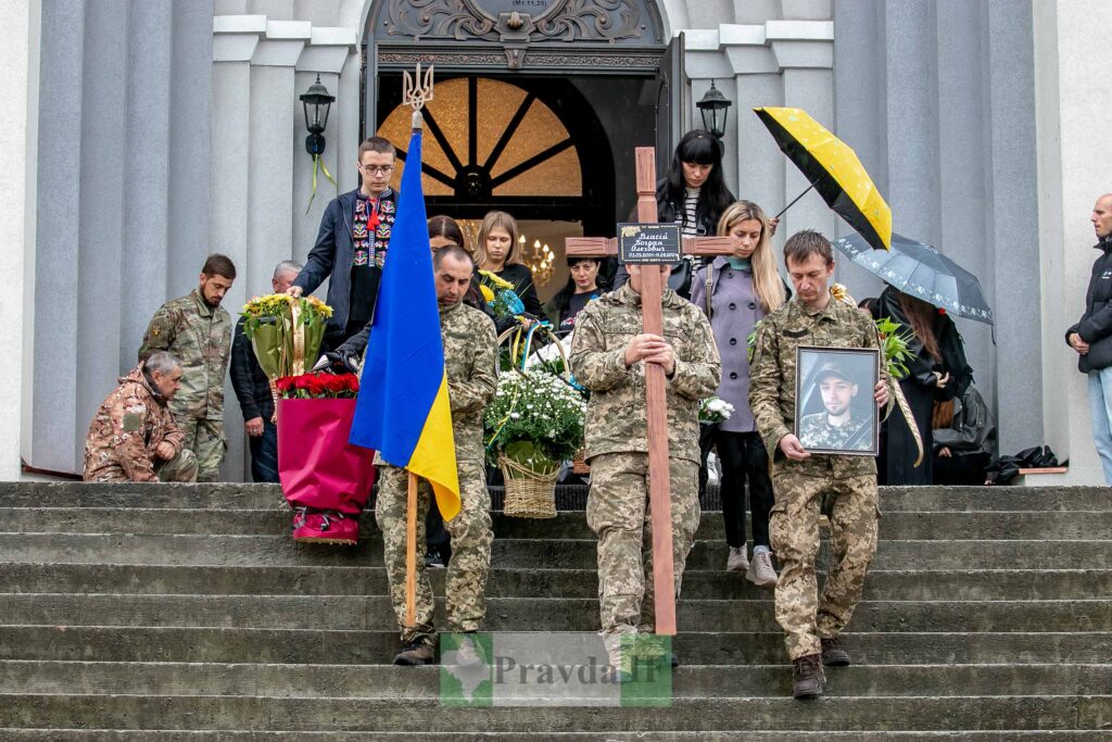 У Івано-Франківську попрощалися із полеглим на війні 23-річним захисником Богданом Власієм