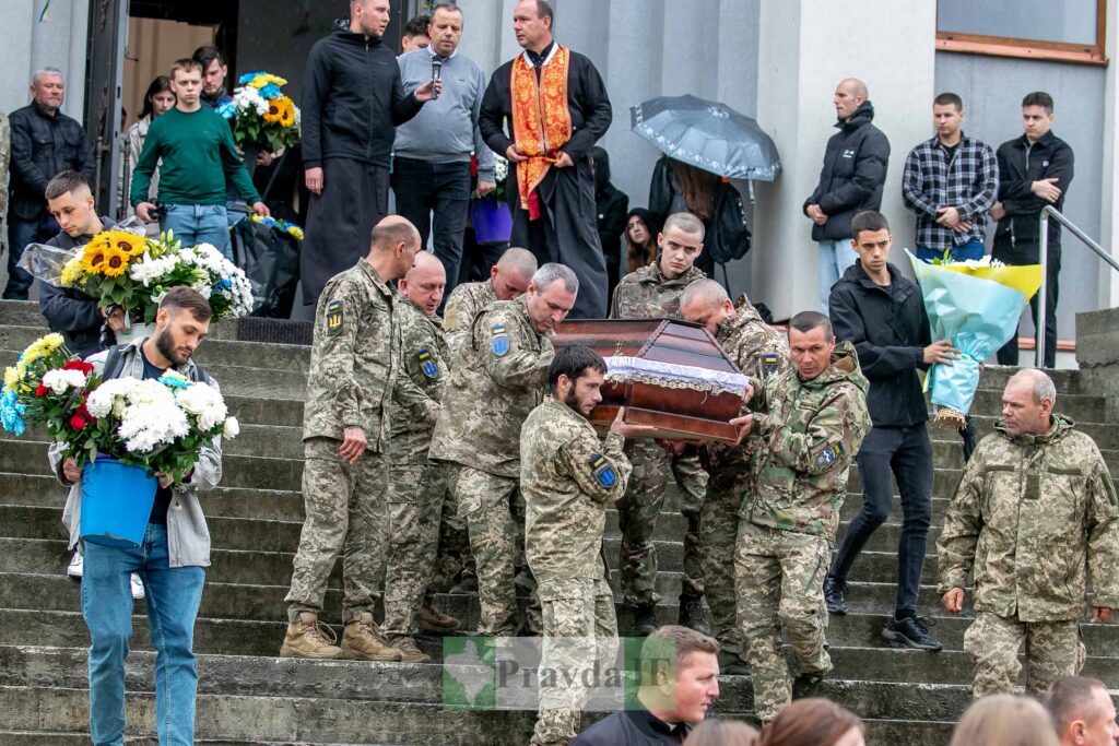 У Івано-Франківську попрощалися із полеглим на війні 23-річним захисником Богданом Власієм