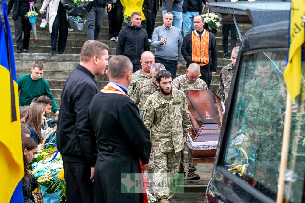 У Івано-Франківську попрощалися із полеглим на війні 23-річним захисником Богданом Власієм